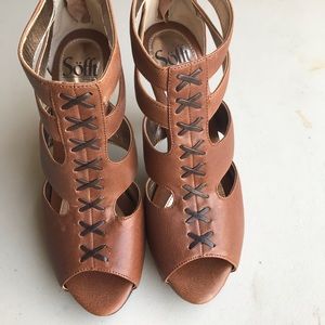 Sofft heels size 8M leather upper
